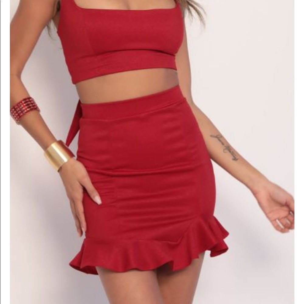 RED HOT 2-piece set! - Picture 2 of 4